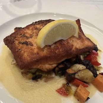 Hugo's Frog Bar & Fish House - Seafood Near Me - Naperville, Illinois