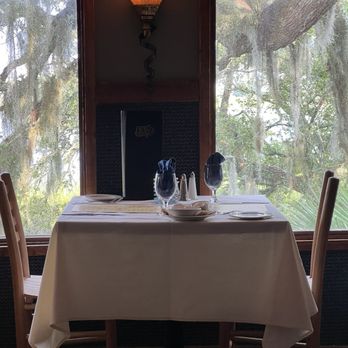 Joe's Bar & Grill - Table Setting - New American Near Me - North Myrtle Beach, South Carolina