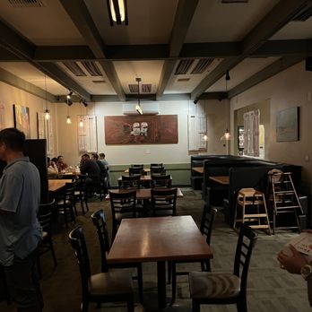 Charlie's Trio - Dining Area - Sports Bars Near Me - Los Angeles, California