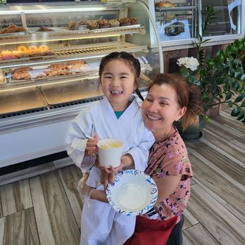 Niguel Bakery & Donuts - Nothing but smiles with Dani - Donuts Near Me - Laguna Niguel, California Niguel Bakery & Donuts - Nothing but smiles with Dani - Donuts Near Me - Laguna Niguel, California
