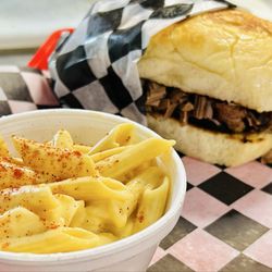 Crude City BBQ - Pulled pork sandwich with Mac and cheese