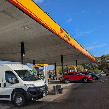 Love's Travel Stop - Love's Travel Stop, Biloxi - Gas Stations Near Me - Biloxi, Mississippi