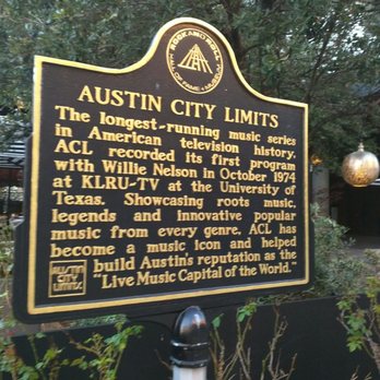 Willie Nelson Statue - Local Flavor Near Me - Austin, Texas