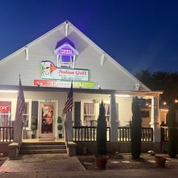 Paps Italian Grill - Beautiful night view
