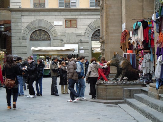 Fontana del Porcellino by null