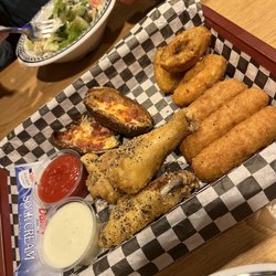 Elliott's Whitewater Bar & Grill