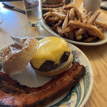 Peter Luger - Look at dat bacon - Steakhouses Near Me - Brooklyn, New York Peter Luger - Look at dat bacon - Steakhouses Near Me - Brooklyn, New York