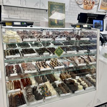Kilwins Ice Cream - Chocolate - Fudge - Fudge! - Chocolatiers & Shops Near Me - Ocean Springs, Mississippi Kilwins Ice Cream - Chocolate - Fudge - Fudge! - Chocolatiers & Shops Near Me - Ocean Springs, Mississippi