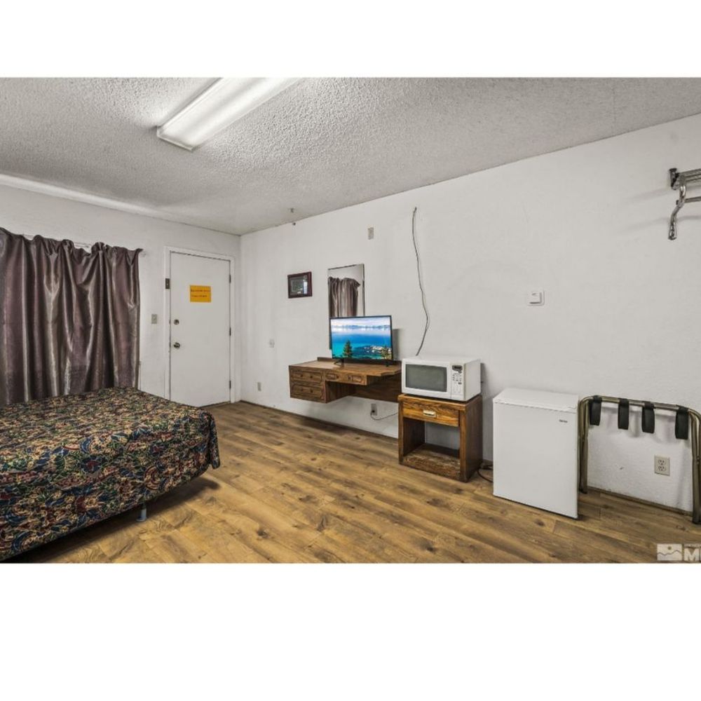 Covered Wagon Motel - Hotels Near Me - Lovelock, Nevada