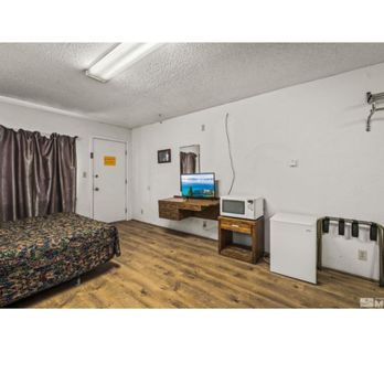 Covered Wagon Motel - Hotels Near Me - Lovelock, Nevada Covered Wagon Motel - Hotels Near Me - Lovelock, Nevada