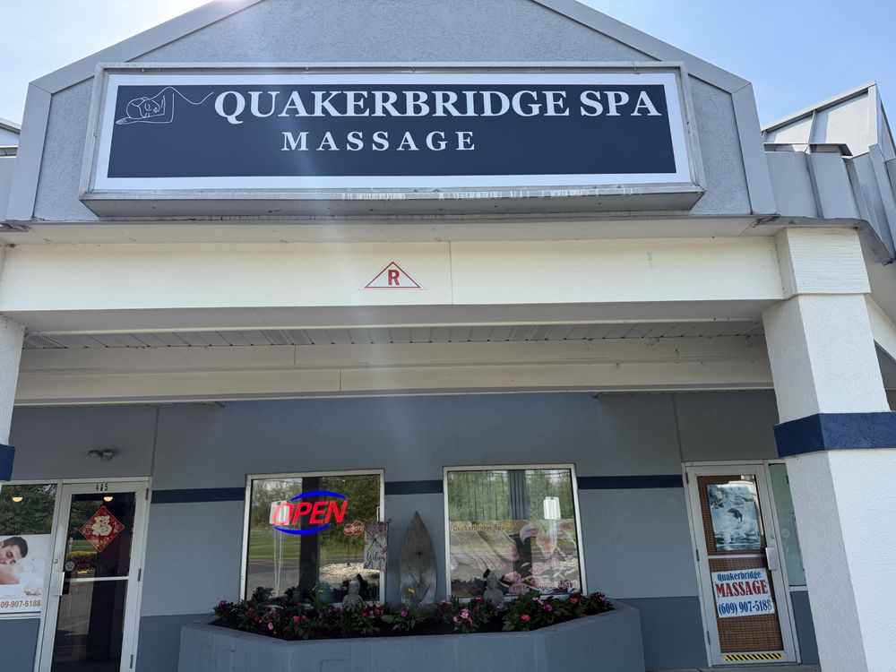 Quakerbridge Spa Logo
