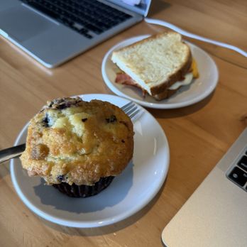 Illumine Coffee - Coffee & Tea Near Me - Indianapolis, Indiana