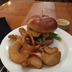 Safari Grille - Burger