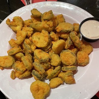 Common Pub & Grille - Dive Bars Near Me - Bristol, Rhode Island