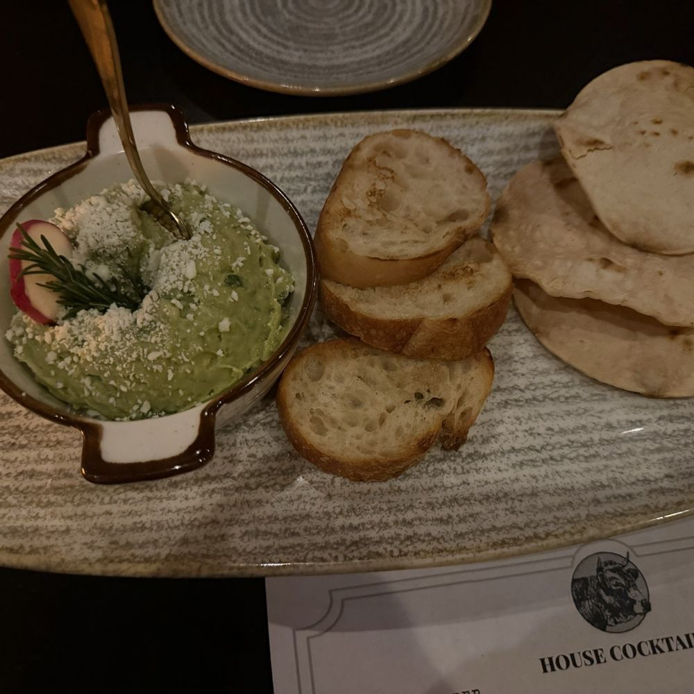 Cuerno Bravo Prime Steakhouse - Guacamole appetizer with tostadas - Steakhouses Near Me - Tacoma, Washington