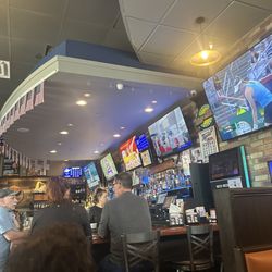 Becker's Bar & Grill - Bar area