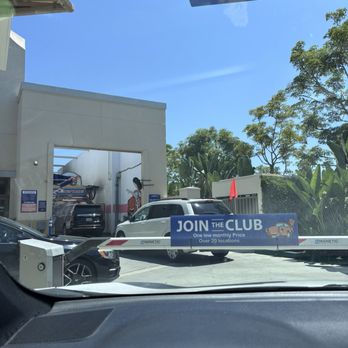 Fast5Xpress Car Wash - The wait took quite a bit as they merge 3 lanes into the tunnel - Car Wash Near Me - Irvine, California