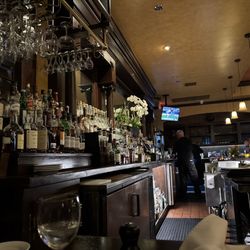 Holdren's Steaks & Seafood - Bar Especial