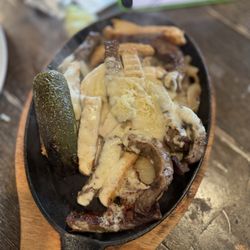 La Cocina de Roberto - Chicken and steak fajita- what more do I need to say- yummy!