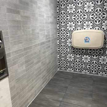 Love's Truck Care - Bathroom - Commercial Truck Repair Near Me - Lafayette, Indiana Love's Truck Care - Bathroom - Commercial Truck Repair Near Me - Lafayette, Indiana