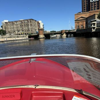 Boat MKE - Boat Charters Near Me - Milwaukee, Wisconsin
