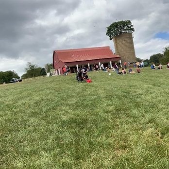 Valley View Farm - Wineries Near Me - Delaplane, Virginia