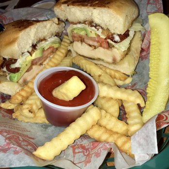 Macados - "McDuffy" sub grilled chicken - Sandwiches Near Me - Winchester, Virginia