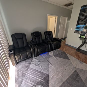 Onyx Tint - Cozy chairs in the waiting area - Car Window Tinting Near Me - Midland, Texas