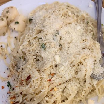 De Lucia's Italian Restaurant - Fresh Jumbo Scallops on angel hair pasta - Italian Near Me - Lake Forest, California De Lucia's Italian Restaurant - Fresh Jumbo Scallops on angel hair pasta - Italian Near Me - Lake Forest, California