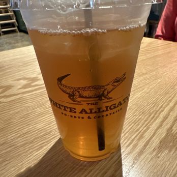 The White Alligator - First time at The White Alligator - Seafood Near Me - Franklin, Tennessee