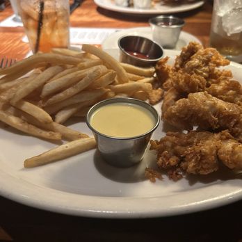 Charleston's - American Near Me - Tulsa, Oklahoma