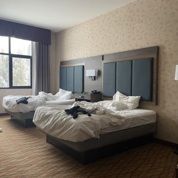 The Lodge at Big Sky - Beds - Hotels Near Me - Big Sky, Montana