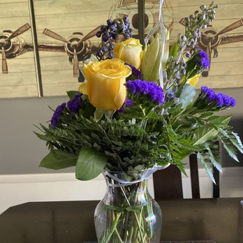 Del Rio Flower Shop - Florists Near Me - Indianapolis, Indiana