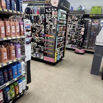 Dollar General - Inside... - Discount Store Near Me - Reedley, California Dollar General - Inside... - Discount Store Near Me - Reedley, California
