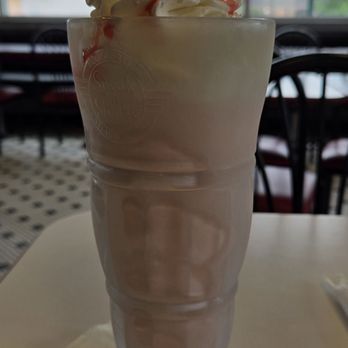 Steak ’n Shake - Strawberry Shake. - Burgers Near Me - Elyria, Ohio