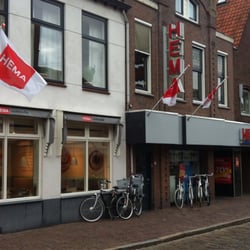 Hema - Rechts de ingang, links het cafeetje