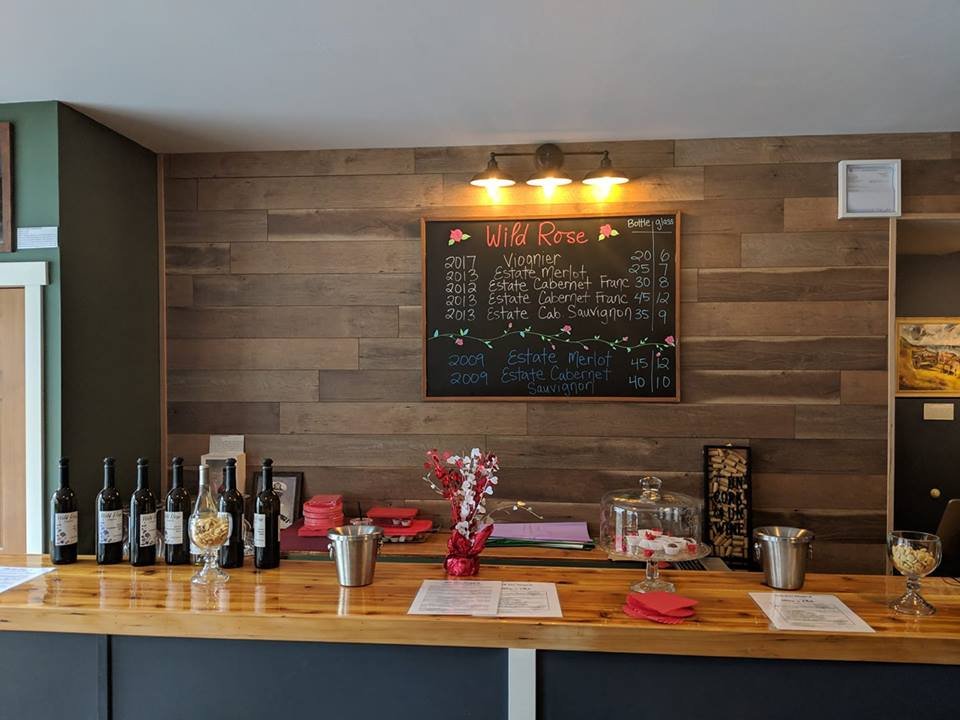 Wild Rose Vineyards Logo