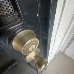 This is where the door closes way too much because he left space where there should be none