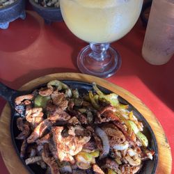 El Rodeo - Peach margarita and chicken fajitas