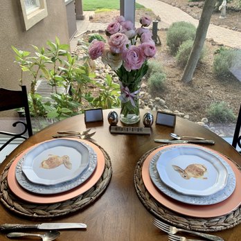 Floradanica - Farmer's bouquet adds the perfect touch to Spring Table Setting - Florists Near Me