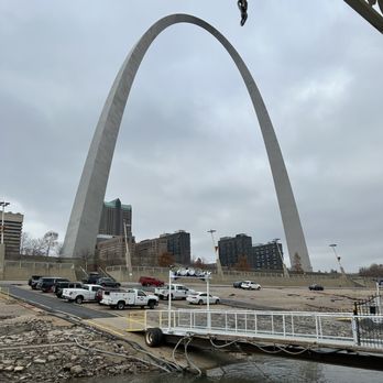Gateway Arch Riverboats - Caroling with Santa - Tours Near Me - Saint Louis, Missouri Gateway Arch Riverboats - Caroling with Santa - Tours Near Me - Saint Louis, Missouri
