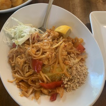 My Burma - chicken pad thai - Burmese Near Me - Davis, California