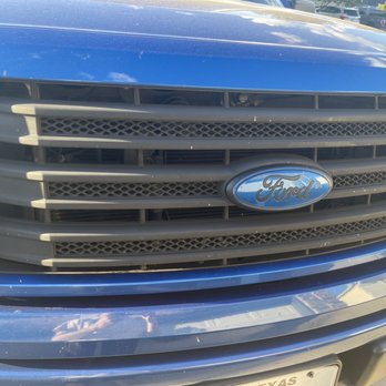Gil's Auto Works - Grille - Body Shops Near Me - San Antonio, Texas