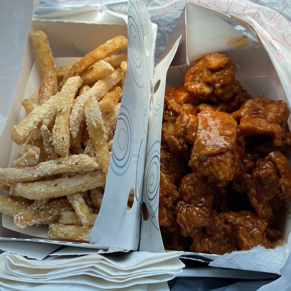 Chicken Thighs - Marinade Sauce Fries - White Cheddar Chicken Thighs - Marinade Sauce Fries - White Cheddar