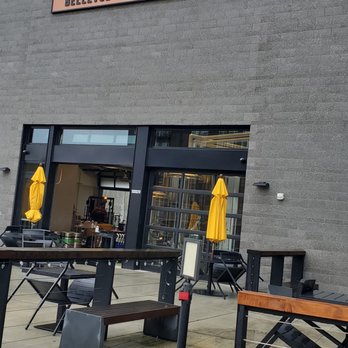 Bellevue Brewing Company - Spring District Brewpub - Outside Bellevue Brewing - Brewpubs Near Me - Bellevue, Washington