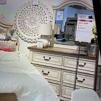 Ashley - Pricing that was not honored - Furniture Stores Near Me - Burbank, Illinois