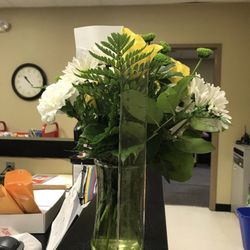 Flower Cottage of Columbus - 2nd delivery. Huge gaps in the arrangement
