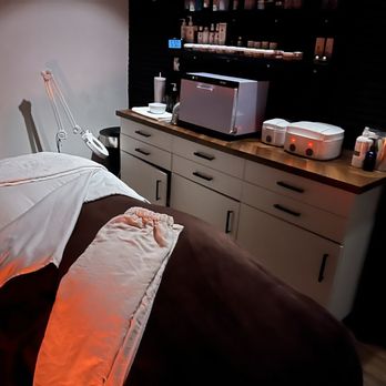 Viva Day Spa + Med Spa - Cozy room before the facial. - Massage Near Me - Austin, Texas Viva Day Spa + Med Spa - Cozy room before the facial. - Massage Near Me - Austin, Texas