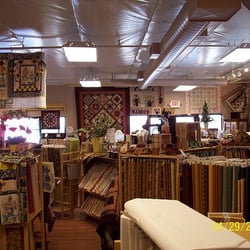 The Christmas Goose Quilt Shop