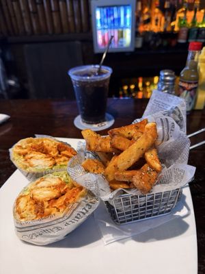 Green Iguana Bar & Grill by null